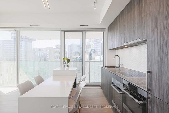 2604 - 15 Queens Quay E, Condo with 2 bedrooms, 1 bathrooms and 1 parking in Toronto ON | Image 7