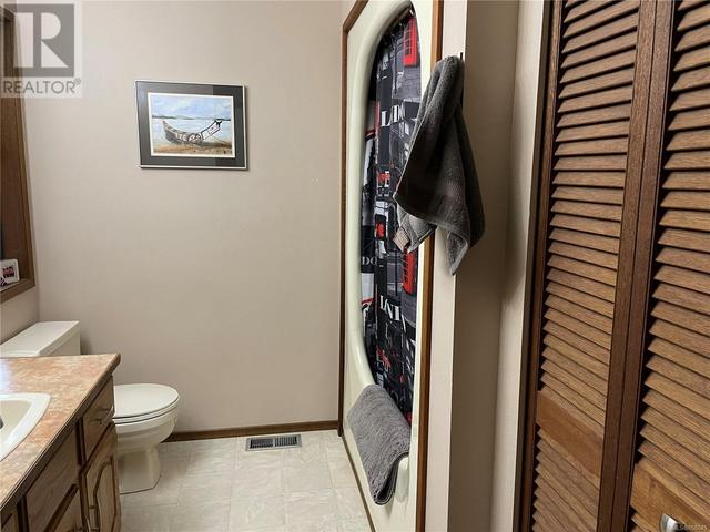 Main bathroom | Image 20