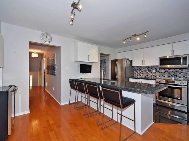 10 - 8050 Islington Ave, Townhouse with 3 bedrooms, 3 bathrooms and 2 parking in Vaughan ON | Image 4