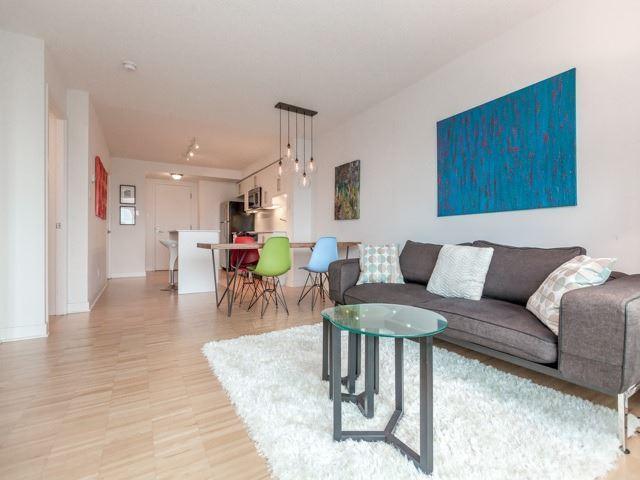404 - 1169 Queen St, Condo with 2 bedrooms, 2 bathrooms and 1 parking in Toronto ON | Image 2