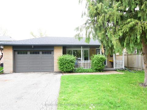 2054 Davebrook Rd, House detached with 4 bedrooms, 2 bathrooms and 4 parking in Mississauga ON | Card Image