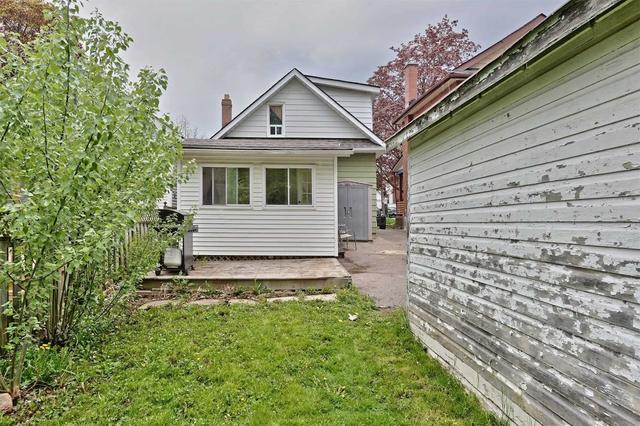 117 Alma St, House detached with 2 bedrooms, 1 bathrooms and 5 parking in Oshawa ON | Image 8