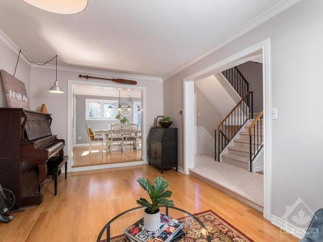 3 Sewell Way, Home with 3 bedrooms, 2 bathrooms and 3 parking in Ottawa ON | Image 7