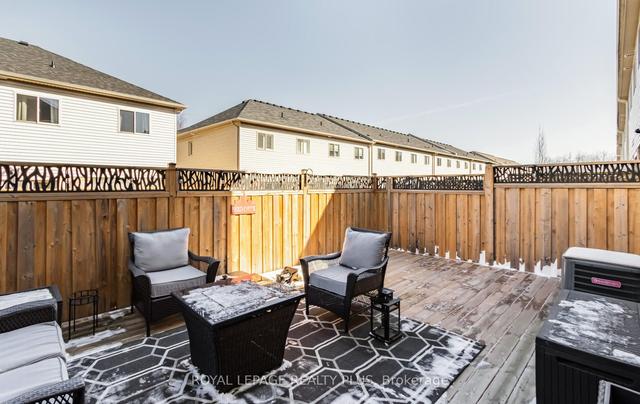 39 Redcedar Cres, House attached with 3 bedrooms, 3 bathrooms and 2 parking in Hamilton ON | Image 24