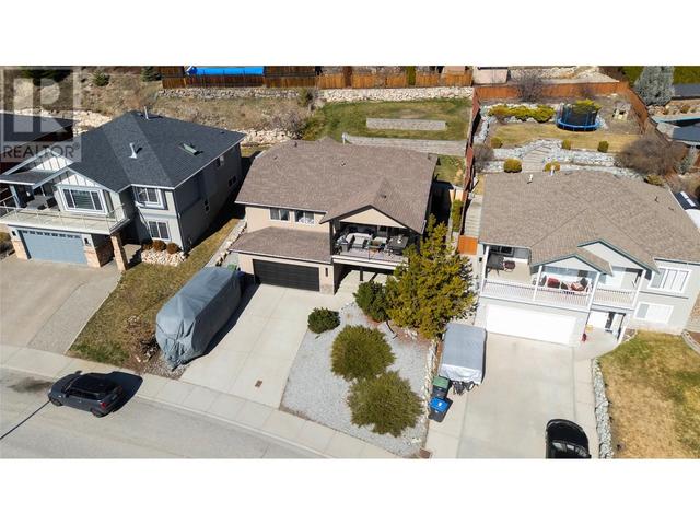 1486 Wilmot Avenue, House detached with 4 bedrooms, 3 bathrooms and 4 parking in Kelowna BC | Image 1
