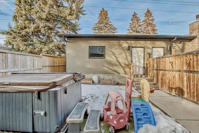 2611 36 Street Sw, Home with 4 bedrooms, 3 bathrooms and 2 parking in Calgary AB | Image 48