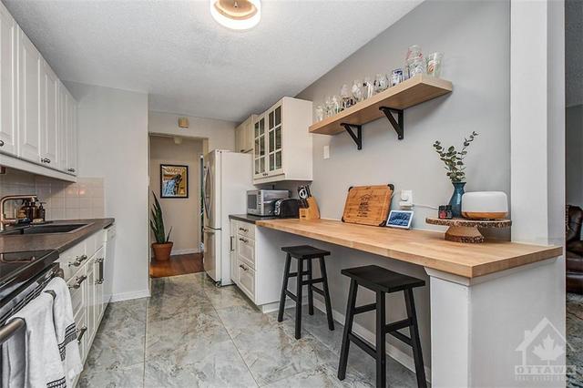 54 Tedwyn Drive, Townhouse with 3 bedrooms, 2 bathrooms and 3 parking in Ottawa ON | Image 14