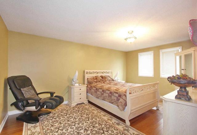 84 Sungold Crt, House detached with 4 bedrooms, 5 bathrooms and 8 parking in Vaughan ON | Image 20