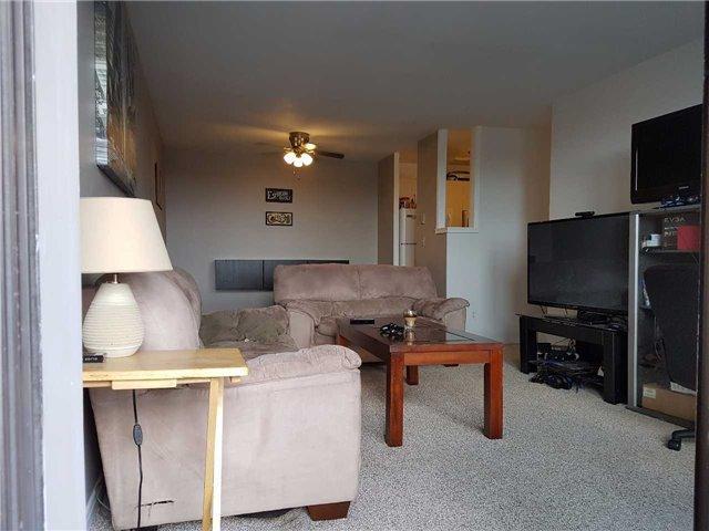 510 - 17 Eldon Hall Pl, Condo with 2 bedrooms, 1 bathrooms and 1 parking in Kingston ON | Image 3