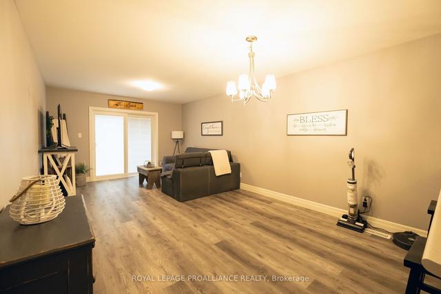 43 Hillside Meadow Dr, House attached with 1 bedrooms, 2 bathrooms and 2 parking in Quinte West ON | Image 3