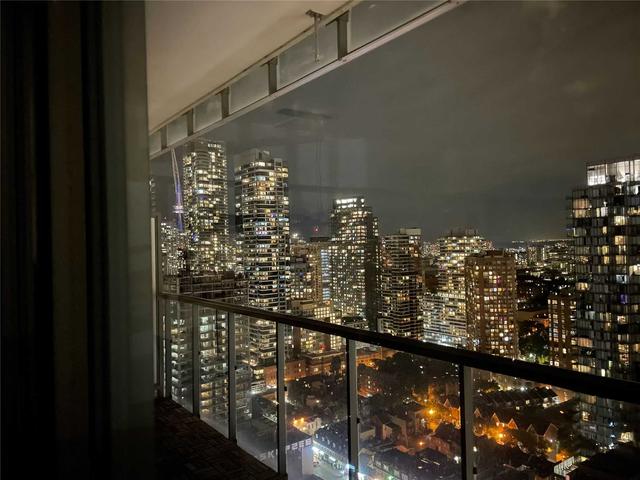 3006 - 33 Charles St E, Condo with 2 bedrooms, 2 bathrooms and 1 parking in Toronto ON | Image 3