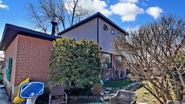 35 Palgrave Cres, House detached with 3 bedrooms, 2 bathrooms and 1 parking in Brampton ON | Image 25