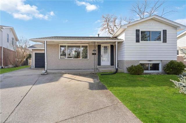 1231 Amsterdam Court, House detached with 4 bedrooms, 1 bathrooms and 5 parking in Sarnia ON | Image 1
