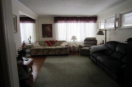 1789 Christopher Rd, House detached with 3 bedrooms, 2 bathrooms and 4 parking in Mississauga ON | Image 2