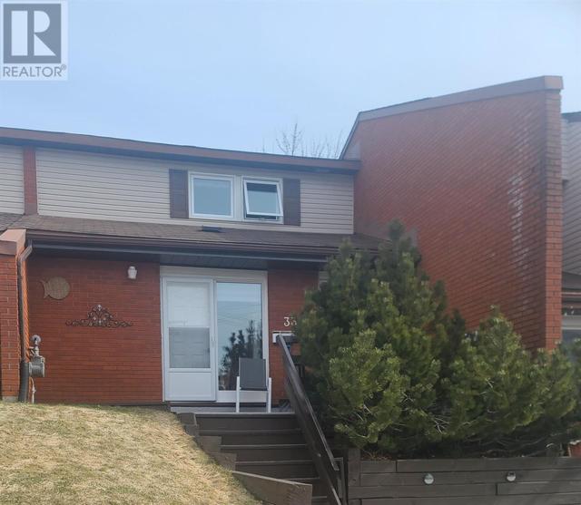 33 Mississauga Ave, House attached with 2 bedrooms, 1 bathrooms and null parking in Elliot Lake ON | Image 1