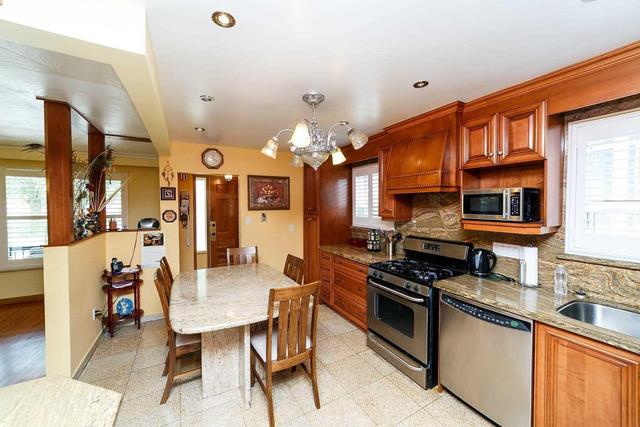 15 Dundee Dr, House detached with 3 bedrooms, 2 bathrooms and 6 parking in Toronto ON | Image 7