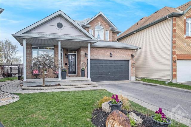141 Grandpark Circle, House detached with 4 bedrooms, 3 bathrooms and 6 parking in Ottawa ON | Image 2