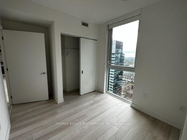 3003 - 357 King St W, Condo with 2 bedrooms, 2 bathrooms and 0 parking in Toronto ON | Image 4