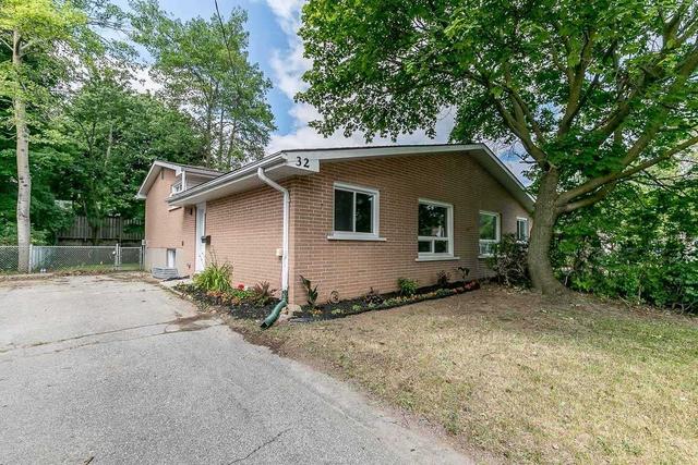 32 Heath St, House semidetached with 3 bedrooms, 2 bathrooms and 4 parking in Barrie ON | Image 1