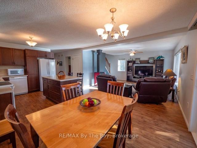43b Hansens Rd, House detached with 4 bedrooms, 2 bathrooms and 6 parking in Georgian Bay ON | Image 3