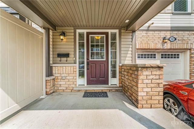 12 Streambank Street, Townhouse with 2 bedrooms, 2 bathrooms and 3 parking in Ottawa ON | Image 3