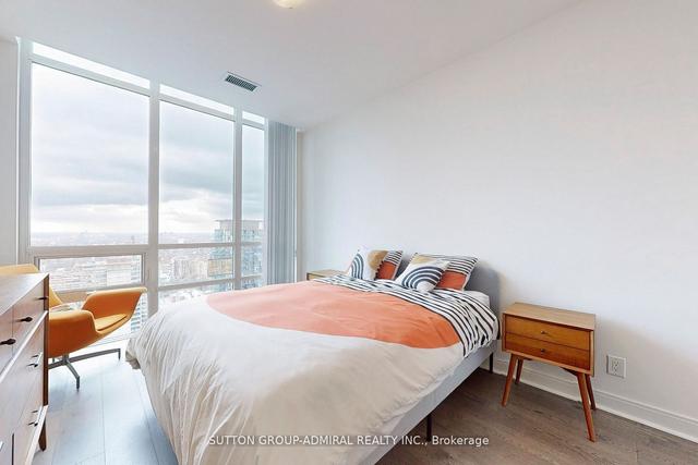 3802 - 825 Church St, Condo with 3 bedrooms, 2 bathrooms and 1 parking in Toronto ON | Image 5