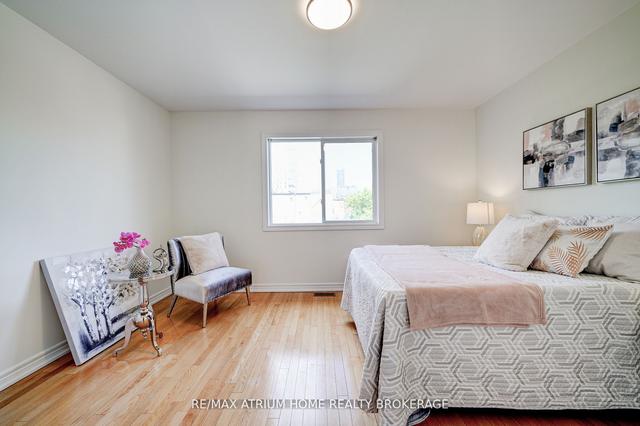 32c Oxford St, House attached with 3 bedrooms, 4 bathrooms and 2 parking in Toronto ON | Image 14