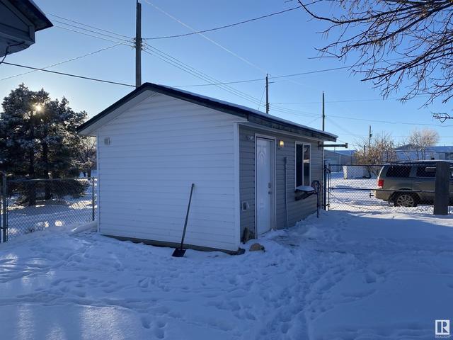 4730 Windsor Av, House detached with 5 bedrooms, 2 bathrooms and null parking in Coronation AB | Image 4