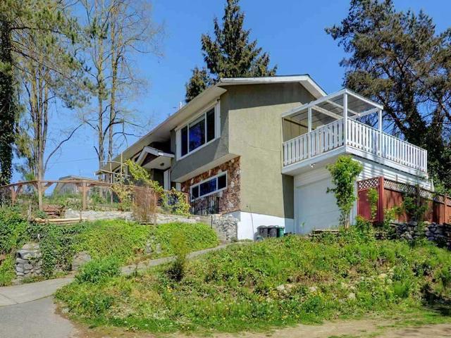 7254 Wren St, House detached with 3 bedrooms, 2 bathrooms and 5 parking in Mission BC | Image 1