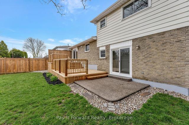 70 Hillcrest Ave, House detached with 3 bedrooms, 3 bathrooms and 6 parking in Brantford ON | Image 10