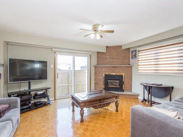 23 Starcross Crt, House detached with 3 bedrooms, 3 bathrooms and 4 parking in Toronto ON | Image 9