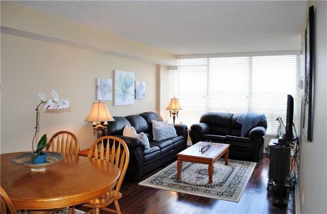 1003 - 22 Hanover Rd, Condo with 2 bedrooms, 2 bathrooms and 1 parking in Brampton ON | Image 2