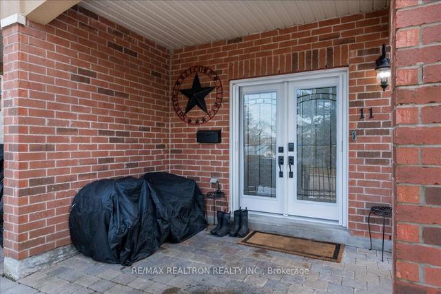 11 White Oaks Rd, Townhouse with 2 bedrooms, 3 bathrooms and 2 parking in Barrie ON | Image 12