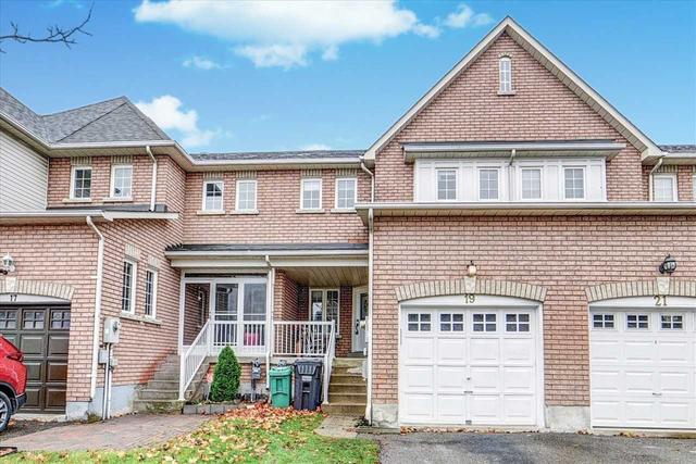 19 Stirrup Crt, House attached with 3 bedrooms, 3 bathrooms and 3 parking in Brampton ON | Image 1