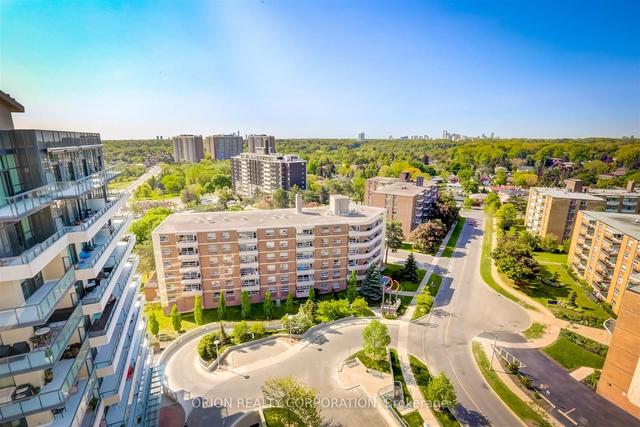 1302 - 25 Fontenay Crt, Condo with 2 bedrooms, 2 bathrooms and 1 parking in Toronto ON | Image 2