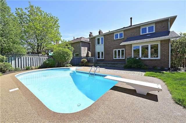 1194 Windrush Dr, House detached with 4 bedrooms, 4 bathrooms and 2 parking in Oakville ON | Image 1