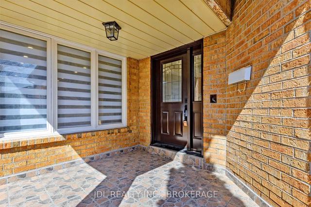 70 Brickstone Circ, House detached with 4 bedrooms, 4 bathrooms and 4 parking in Vaughan ON | Image 12