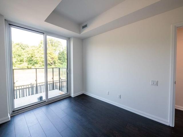 th51 - 10 Brin Dr, Townhouse with 3 bedrooms, 2 bathrooms and 1 parking in Toronto ON | Image 6