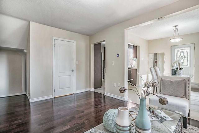 8 Market St, House semidetached with 3 bedrooms, 2 bathrooms and 1 parking in Brampton ON | Image 25