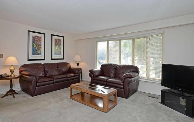 76 Bolland Cres, House detached with 4 bedrooms, 2 bathrooms and 4 parking in Ajax ON | Image 5