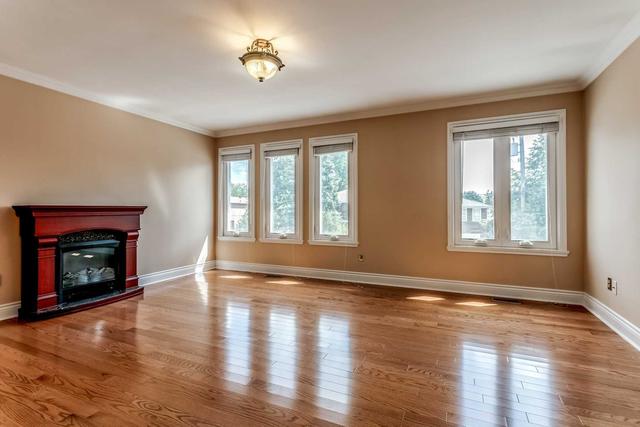 86 Harding Ave, House detached with 3 bedrooms, 3 bathrooms and 2 parking in Toronto ON | Image 4