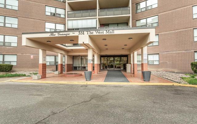 1219 - 551 The West Mall Rd, Condo with 3 bedrooms, 2 bathrooms and 1 parking in Toronto ON | Image 1