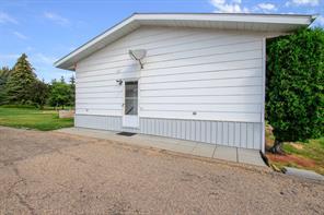 98 - 39026 Range Road 275, House detached with 4 bedrooms, 2 bathrooms and 8 parking in Red Deer County AB | Image 10