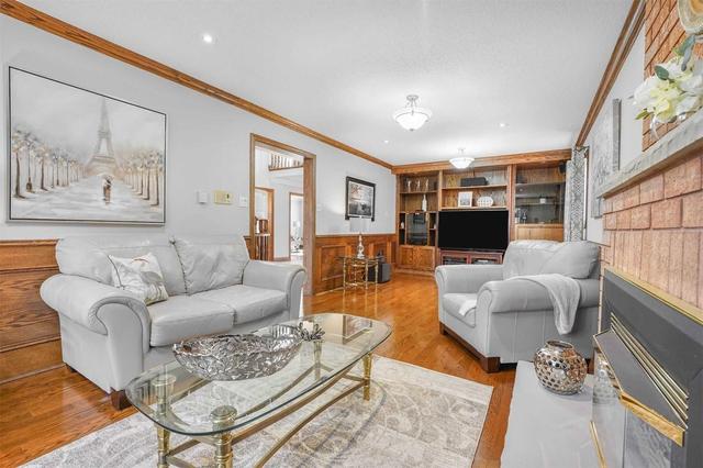 1385 Peartree Circ, House detached with 4 bedrooms, 3 bathrooms and 6 parking in Oakville ON | Image 6