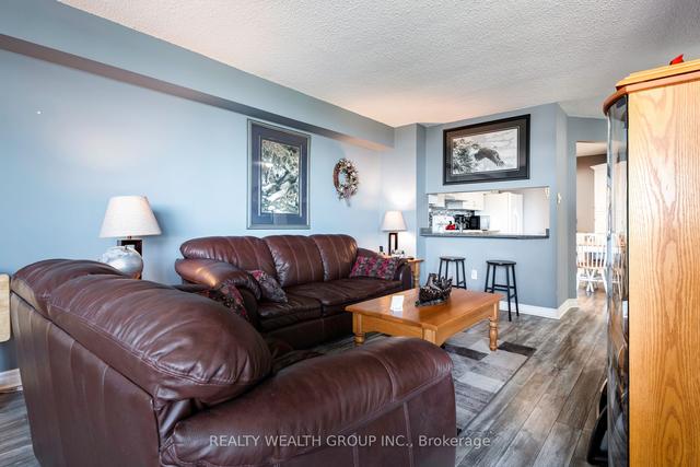 908 - 10 Laurelcrest St, Condo with 2 bedrooms, 1 bathrooms and 2 parking in Brampton ON | Image 2