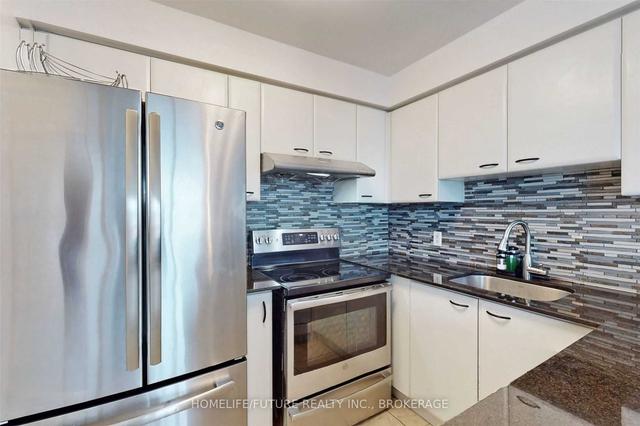 2903 - 38 Lee Centre Dr, Condo with 2 bedrooms, 2 bathrooms and 1 parking in Toronto ON | Image 9