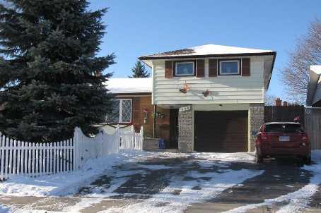 228 Trent St, House detached with 3 bedrooms, 2 bathrooms and 4 parking in Oshawa ON | Image 1