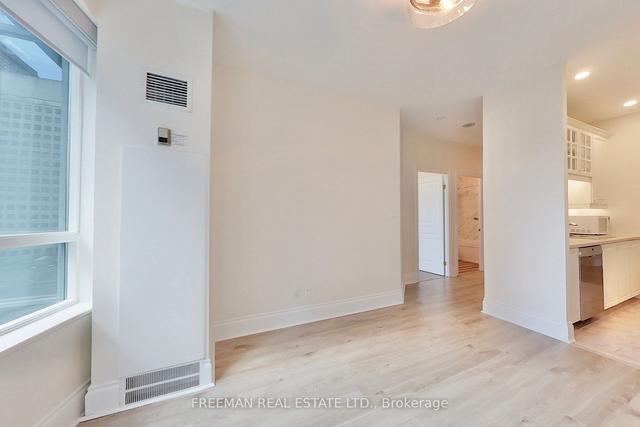 810 - 102 Bloor St W, Condo with 1 bedrooms, 1 bathrooms and 0 parking in Toronto ON | Image 18