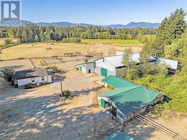 3155 Grant Rd, House detached with 2 bedrooms, 1 bathrooms and 10 parking in Comox Valley A BC | Image 1