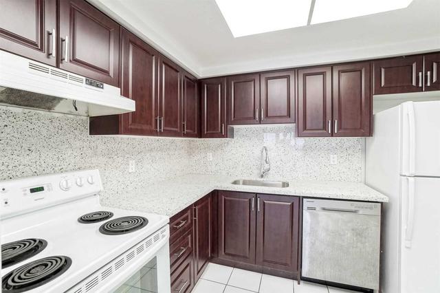 1213 - 135 Hillcrest Ave, Condo with 2 bedrooms, 2 bathrooms and 1 parking in Mississauga ON | Image 3